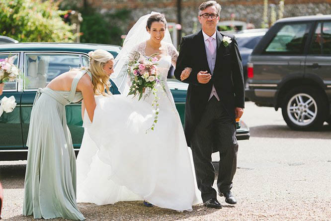 natural wedding photography in bucks