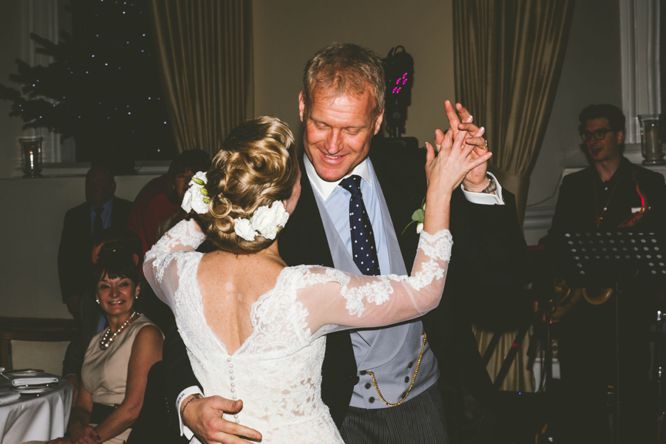 photographer farnham castle winter wedding