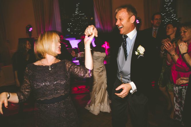 fun wedding dancing photos