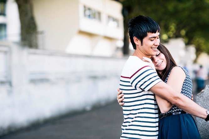 london engagement photo