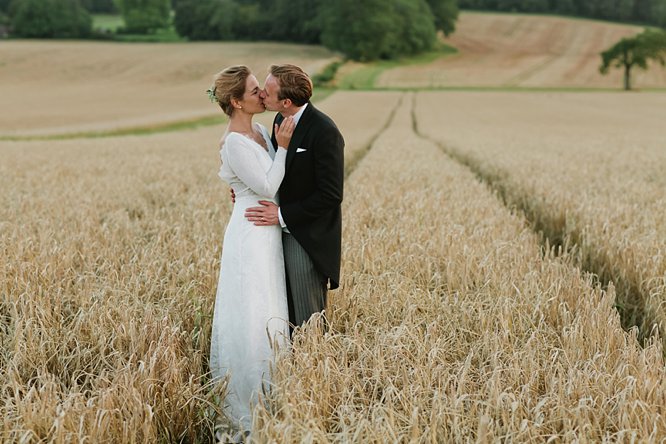 fitzleroi barn wedding photography