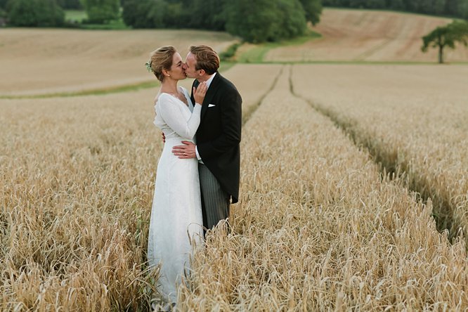 fitzleroi barn wedding photography