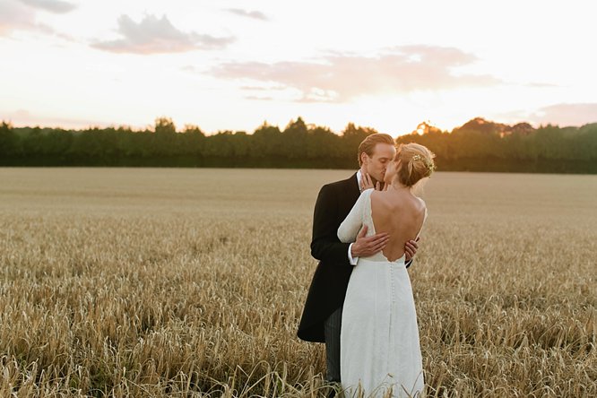 Fitzleroi Barn Wedding Photography 24 fitzleroi barn wedding photography 78