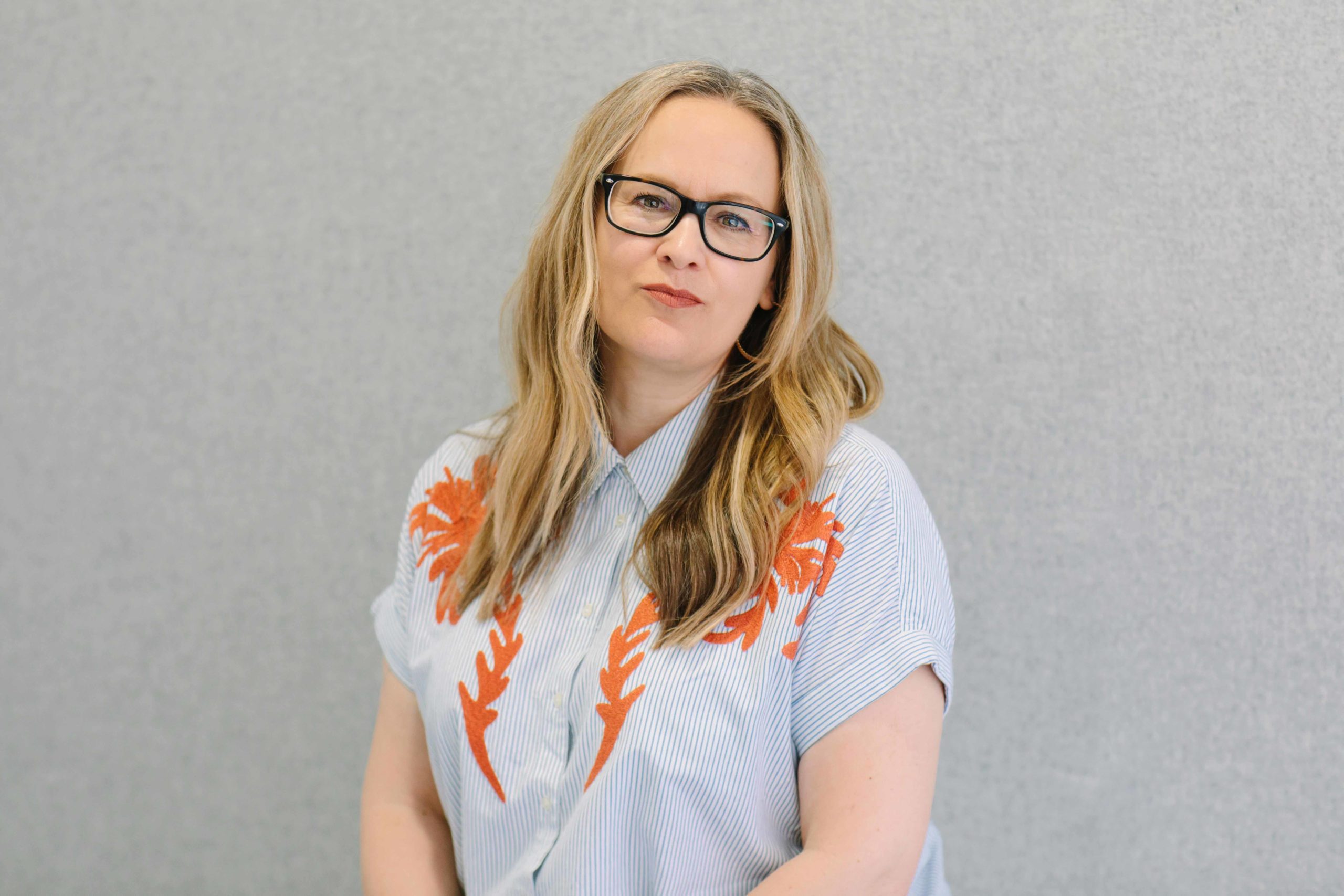 relaxed corporate photographer london portrait  104 scaled