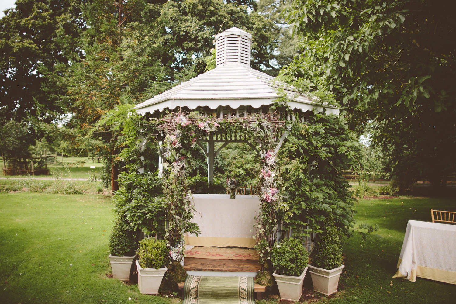 maunsel house bridgewater somerset wedding english garden outdoor reception 1482
