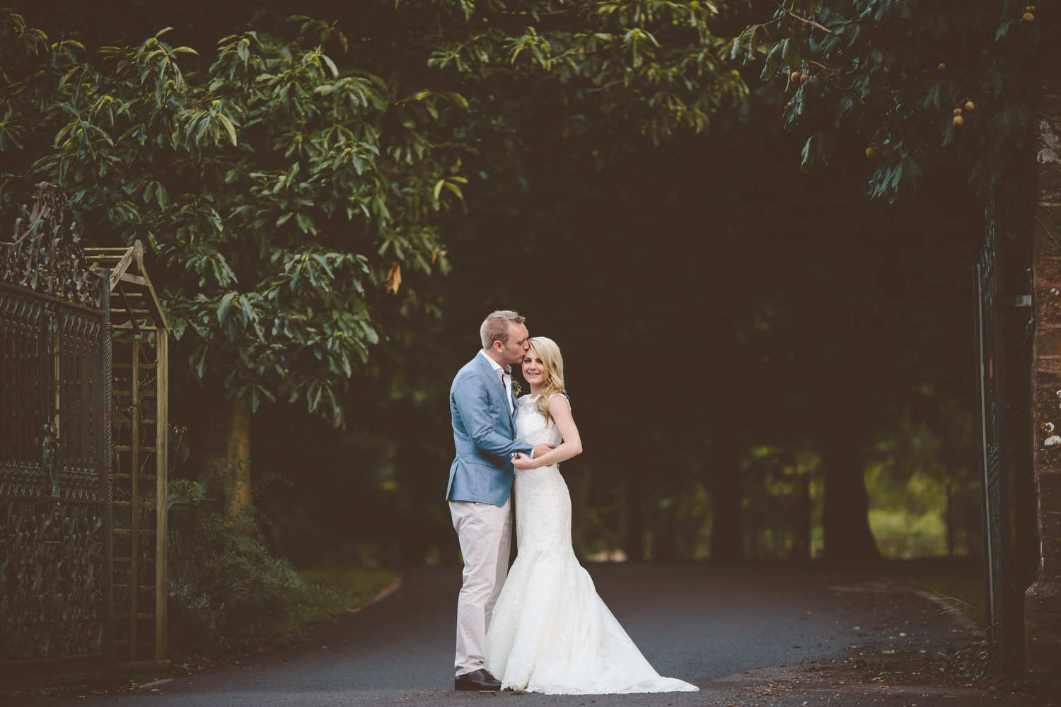 maunsel house bridgewater somerset wedding english garden outdoor reception 1539