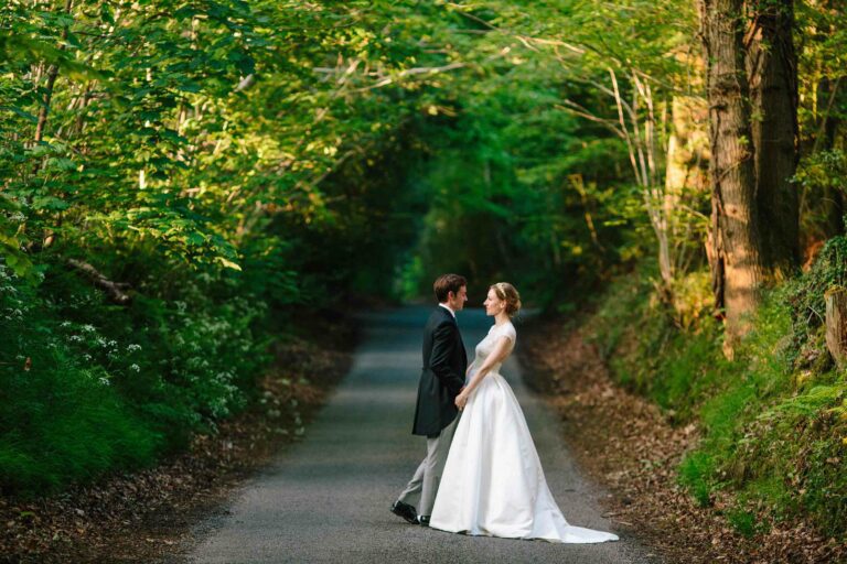 sussex barn wedding fitzleroi barns pulborough