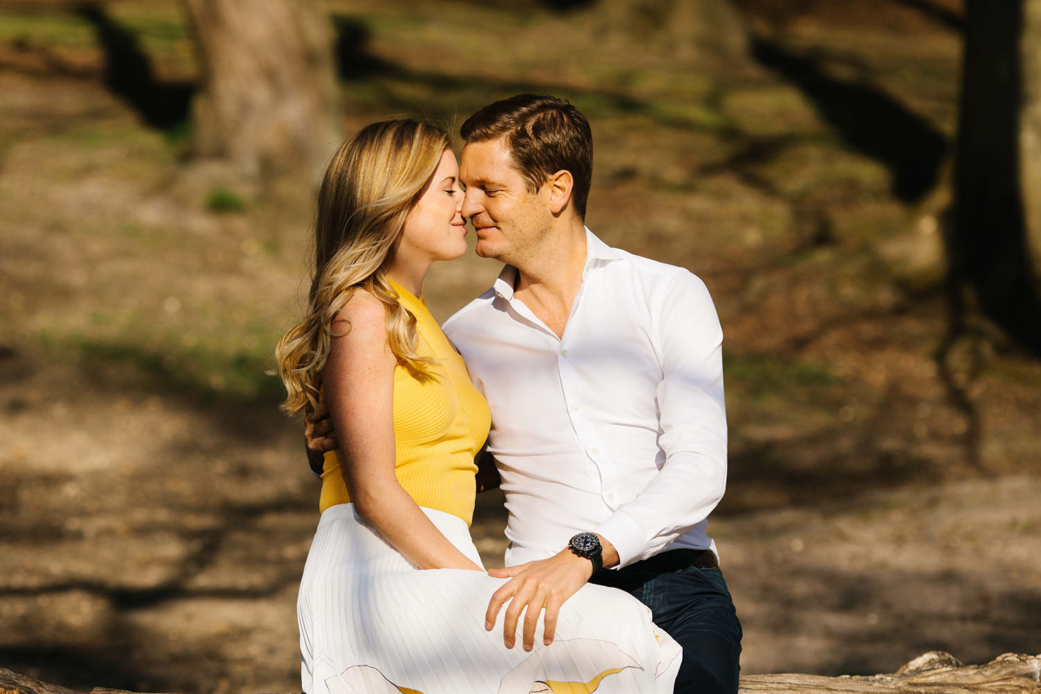 28 Epic Golden Hour Engagement Photos on Wimbledon Common 12 Wimbledon Common engagement photos, engagement photos, engagement shoot, engagement session, pre wedding photos, couple photoshoot, London engagement, engagement session in London